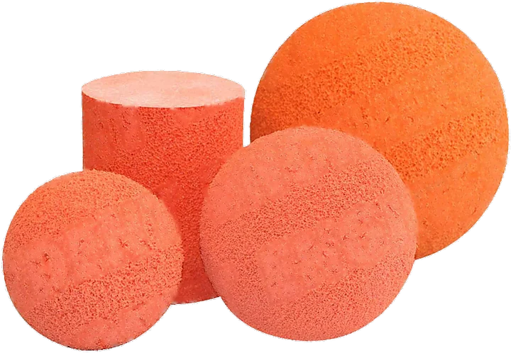 Pipeline cleaning balls